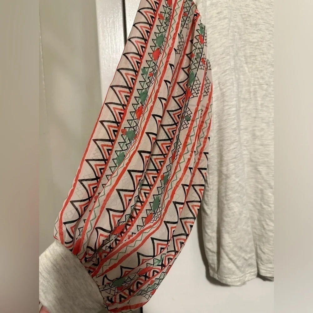 ODDY gray long balloon sleeve top size M - Picture 3 of 9